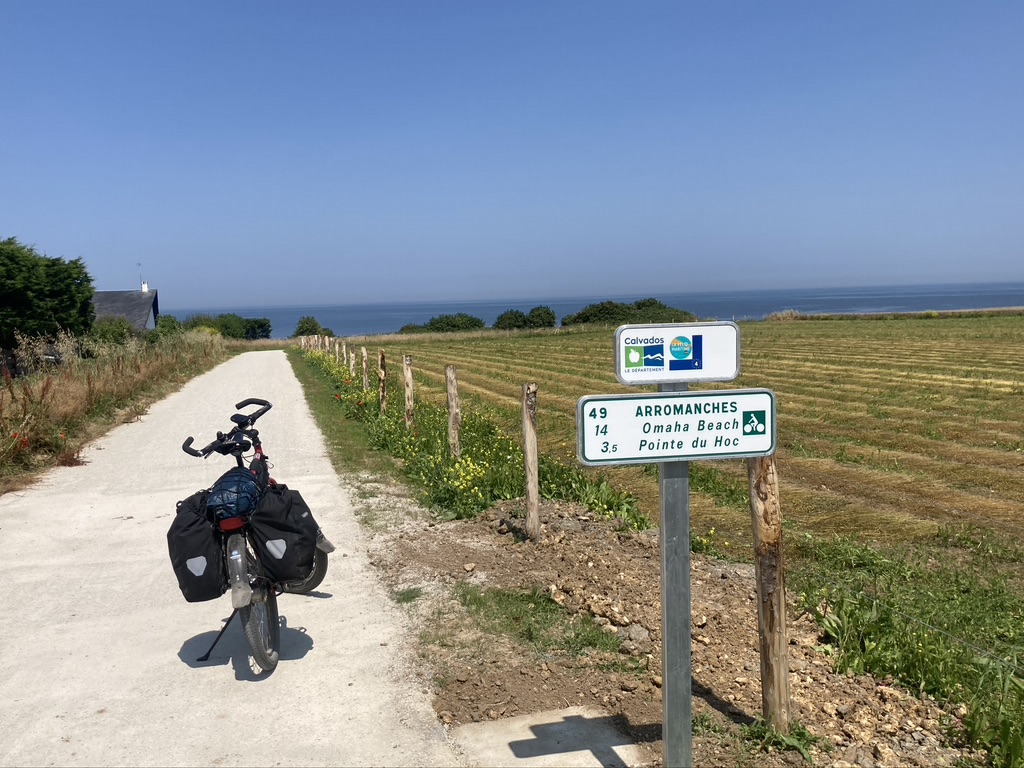 fietspad naar de landingsstranden D-day