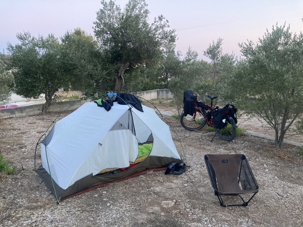 tent op camping Bena Pag