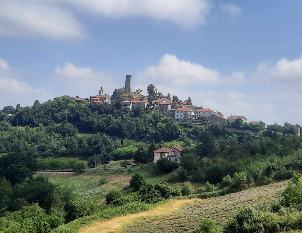 Dorp Alice Bel Colle in Piemonte